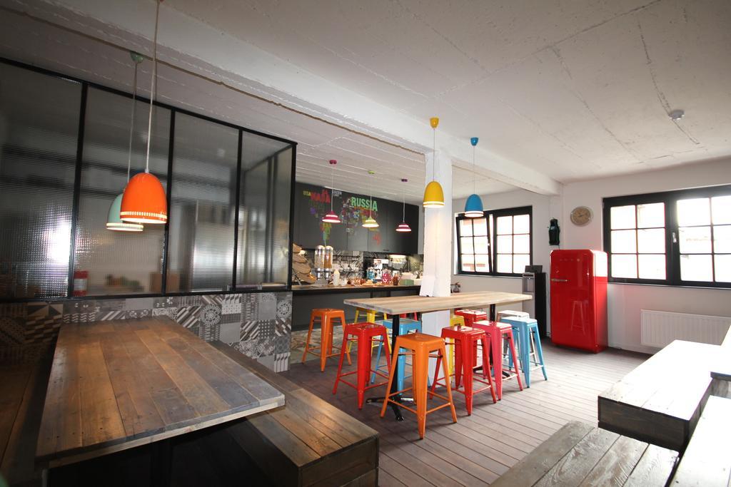 Cube Hostel Лёвен Экстерьер фото