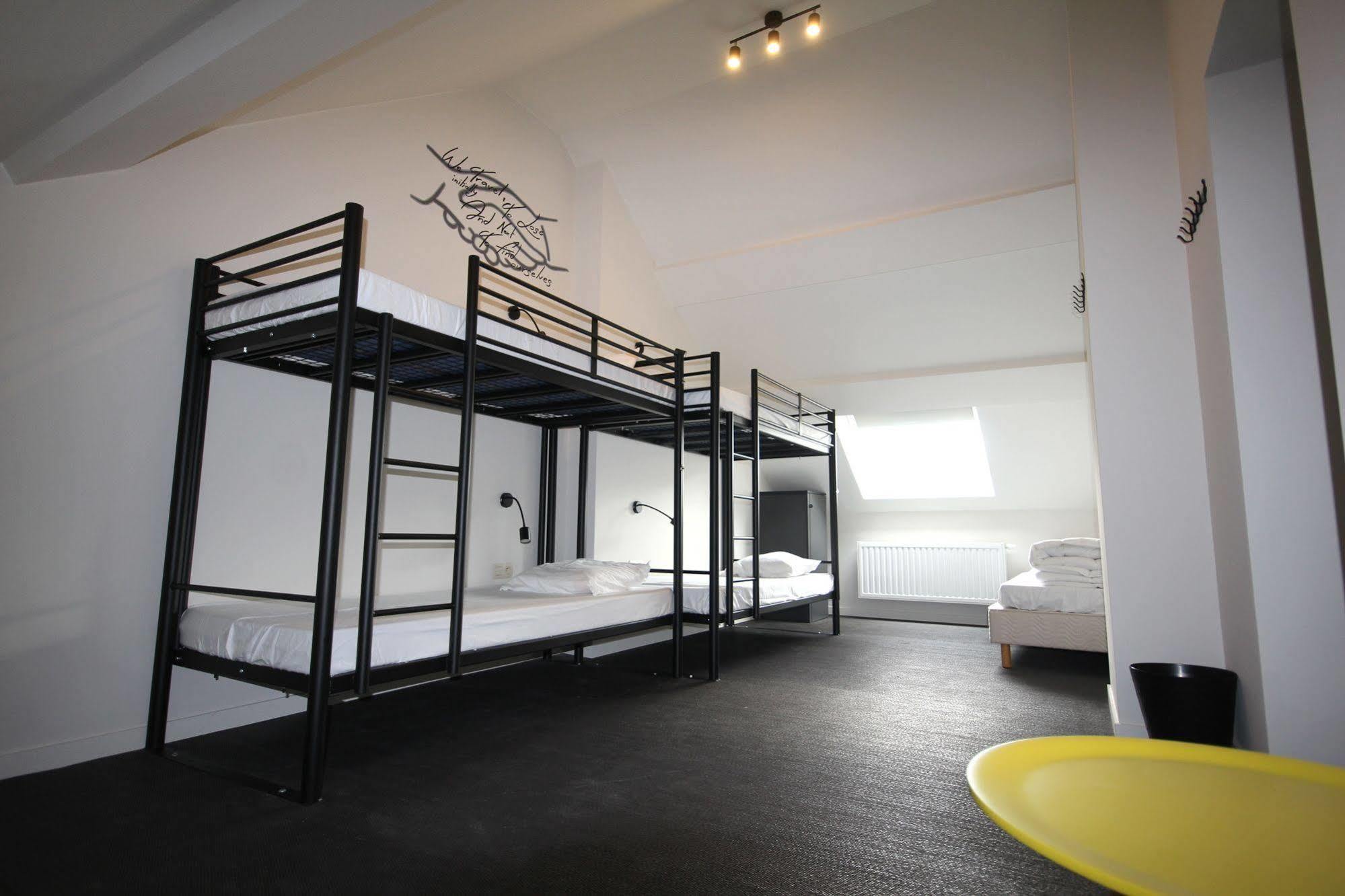 Cube Hostel Лёвен Экстерьер фото