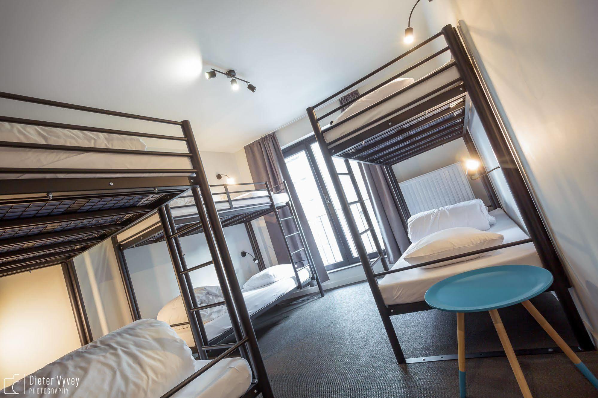 Cube Hostel Лёвен Экстерьер фото
