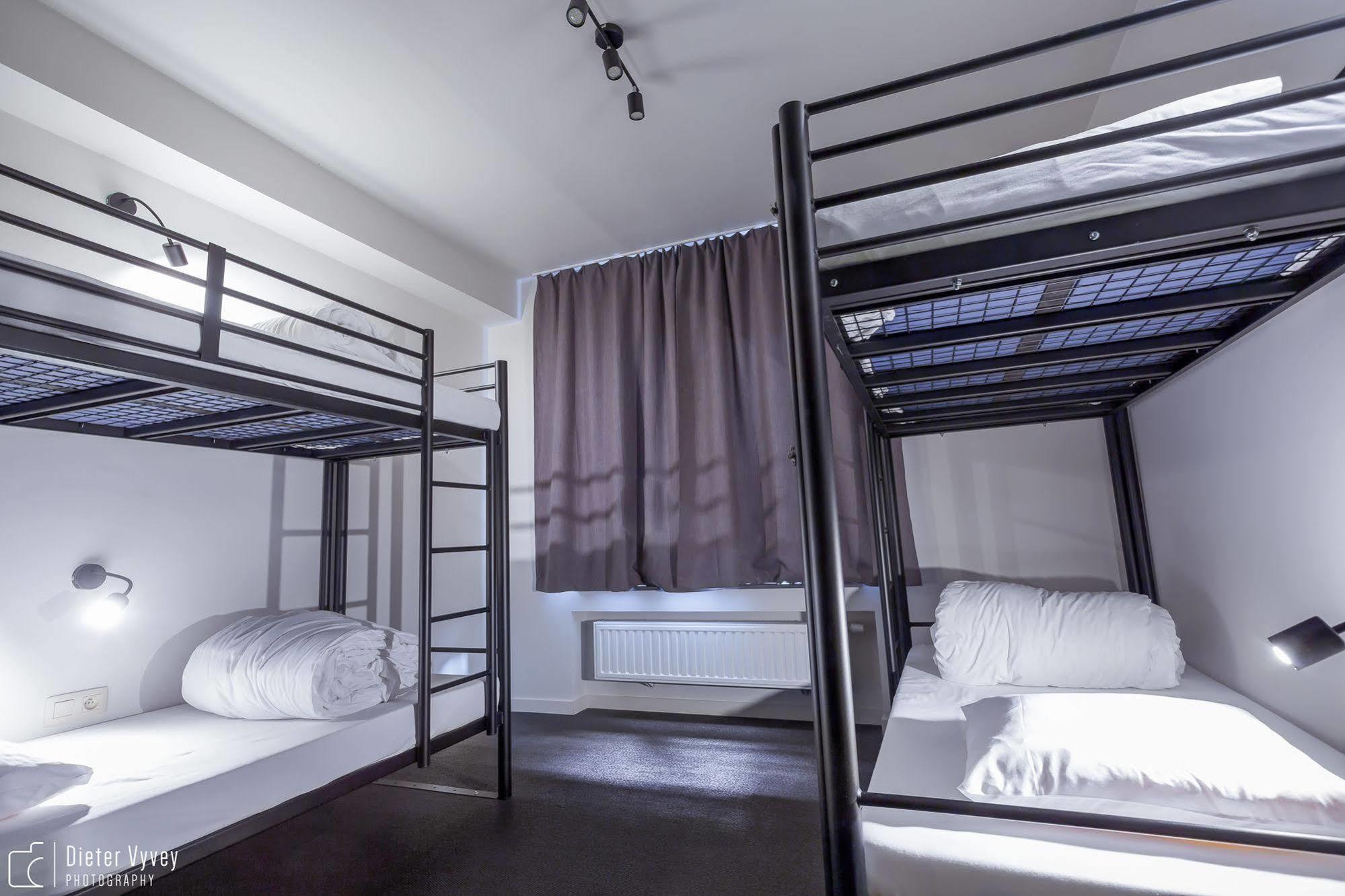 Cube Hostel Лёвен Экстерьер фото