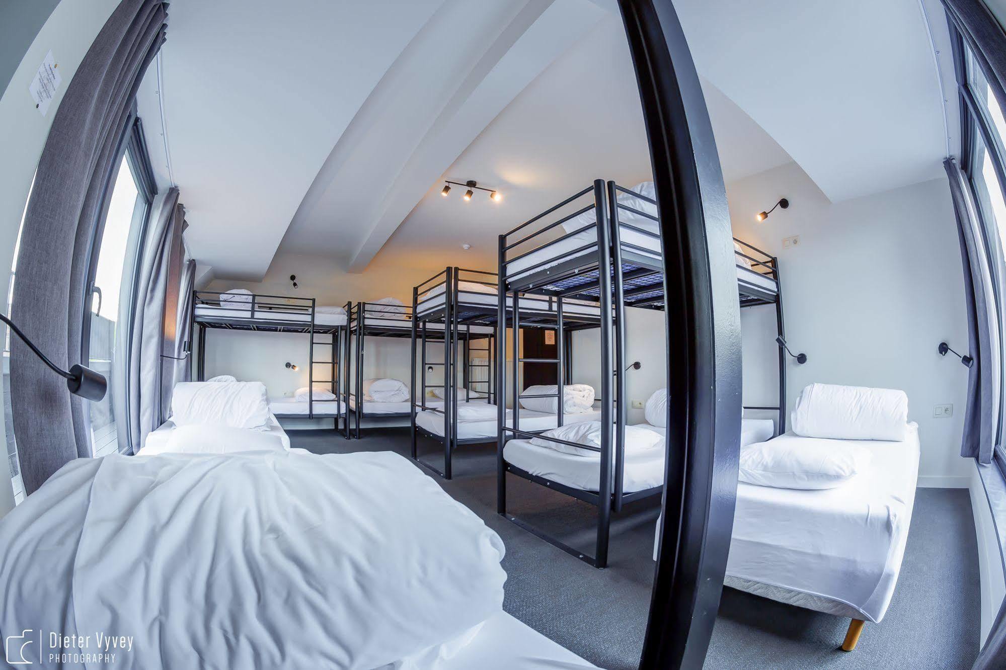 Cube Hostel Лёвен Экстерьер фото