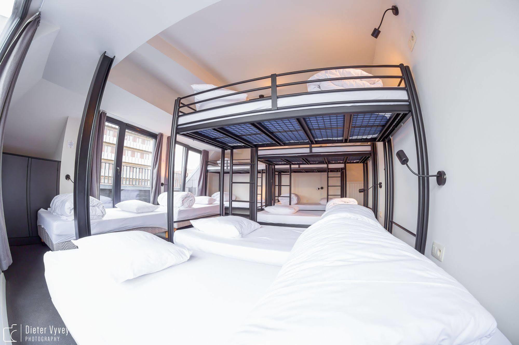 Cube Hostel Лёвен Экстерьер фото