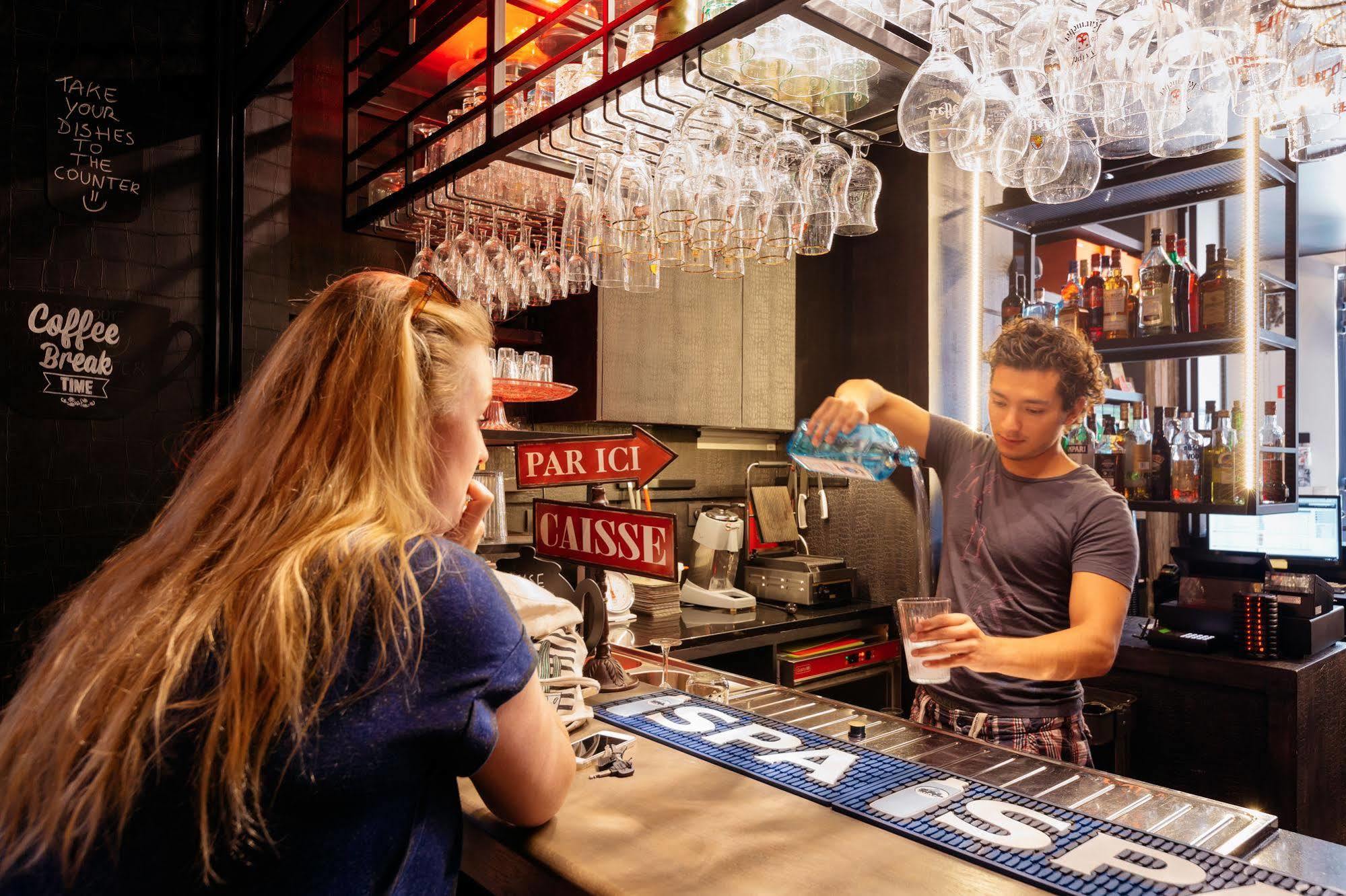 Cube Hostel Лёвен Экстерьер фото