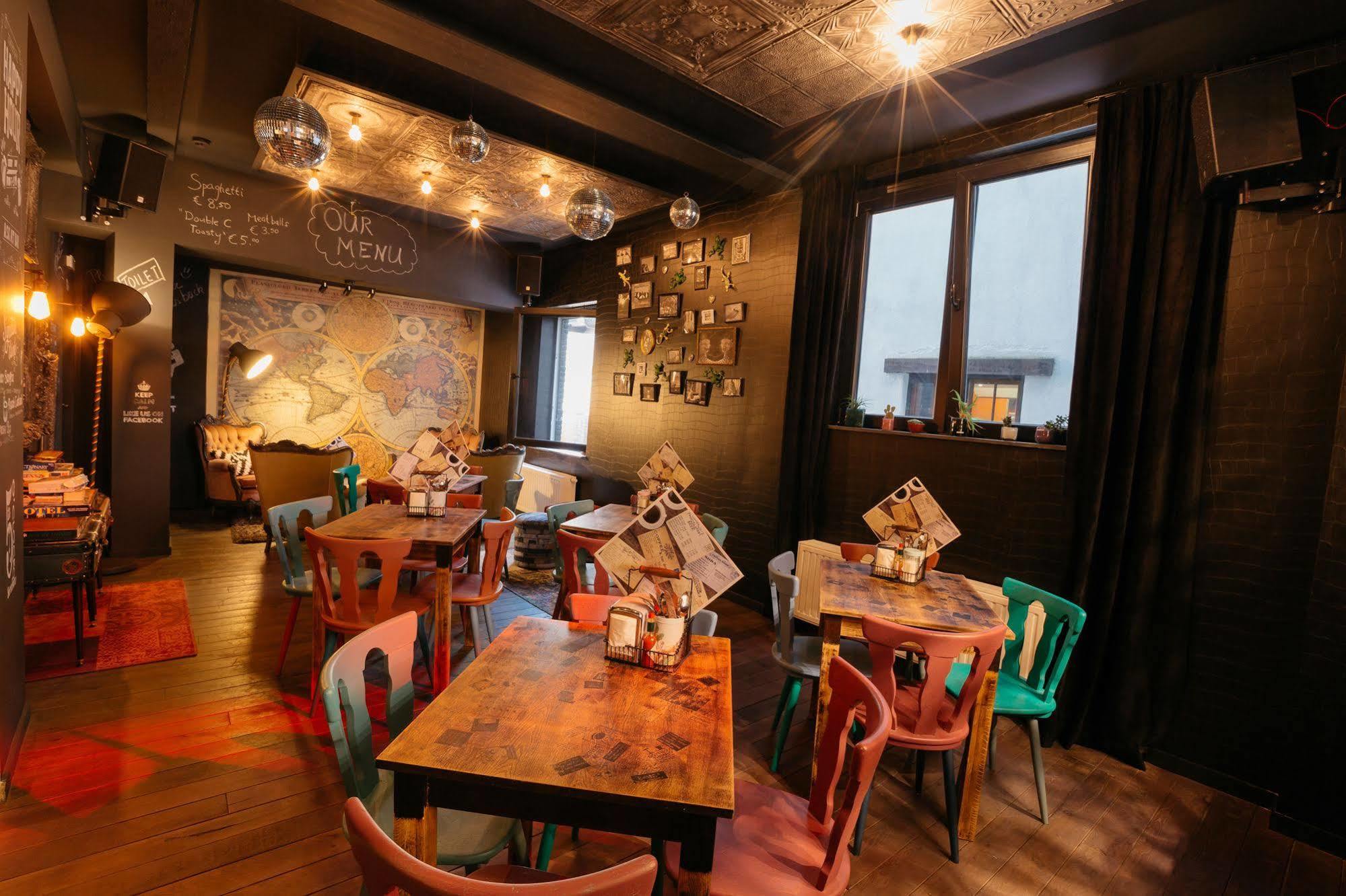 Cube Hostel Лёвен Экстерьер фото